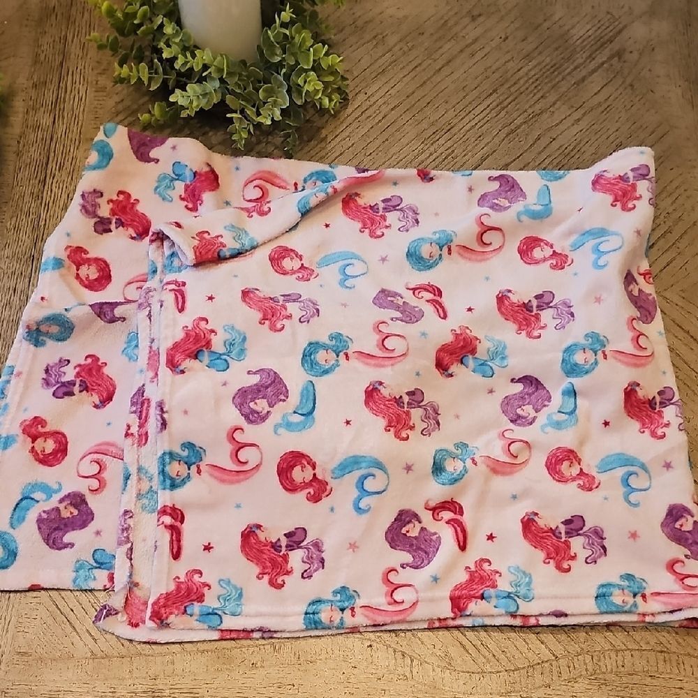 Cozy Mermaid Blanket 48x55